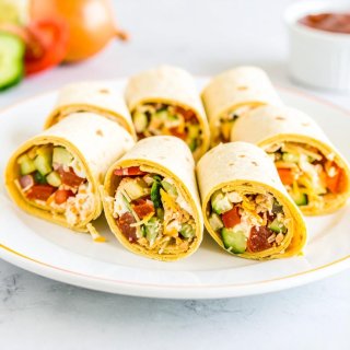 Wraps mit Tomaten-Gurken-Füllung