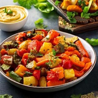 Ofengemüse mit Hummus