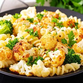 Pasta mit Ofen-Blumenkohl