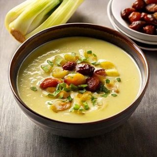 Porreesuppe mit Datteln