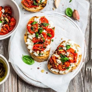 Sommerliche Hüttenkäse Stulle