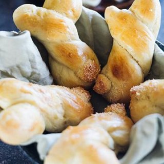 Osterhasen-Hefegebäck