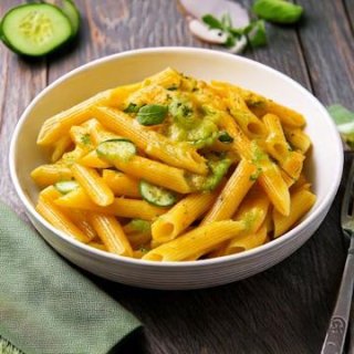 Penne mit Gurken-Curry