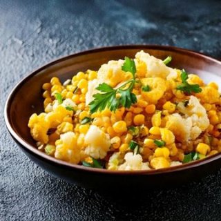 Roher Blumenkohl-Salat