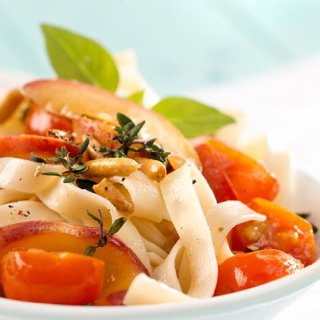 Tagliatelle mit Tomaten-Nektarinen -Sugo