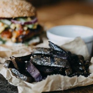 Blaue Pommes aus dem Ofen