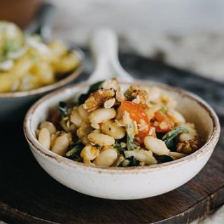 Weißer Bohnensalat mit Datteldressing