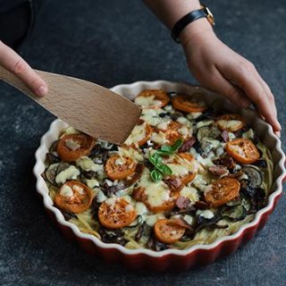 Makkaronipizza mit Speck