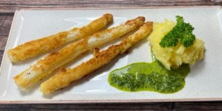 Gebackener Spargel mit Petersilien-Limetten-Pesto