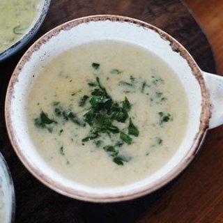 Leichte Kohlrabi-Lauch-Suppe