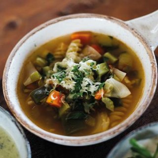 Sommerliche Minestrone