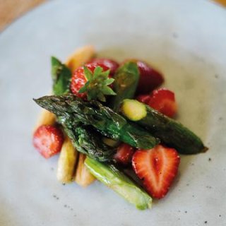 Spargel-Erdbeer-Salat