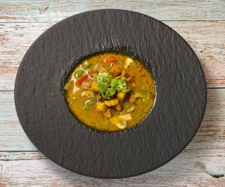 Curry-Kokos-Suppe mit Tofu