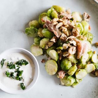 Rosenkohl Nuss Pfanne