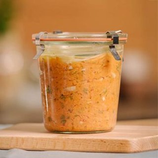 Karottenkraut mit Kümmel und Koriander