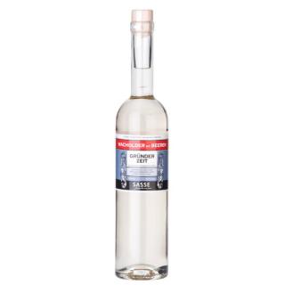 Wacholderschnaps mit Beeren