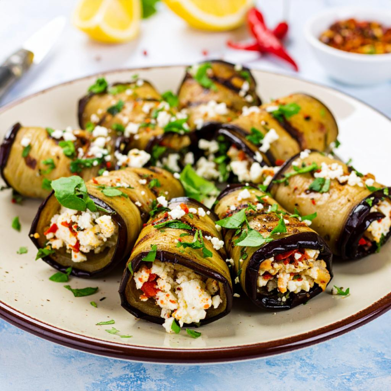 Gegrillte Aubergine mit Feta und Chili