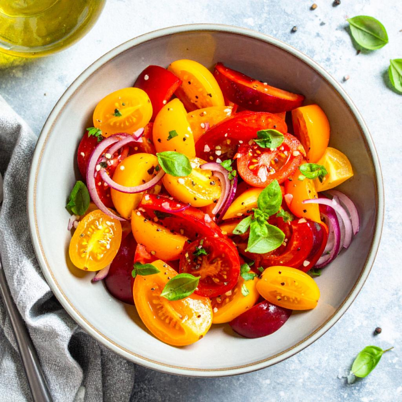 Tomaten-Pflaumen-Salat