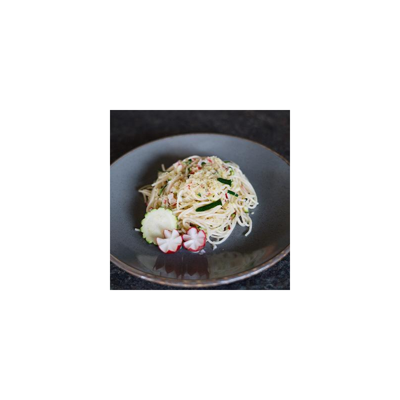 Spaghetti mit Radieschen-Zucchini-Salsa