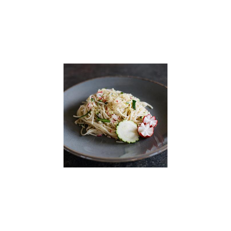 Spaghetti mit Radieschen-Zucchini-Salsa