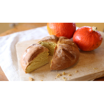 Kürbisbrot, hell (runder Laib)