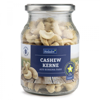 Cashewkerne ganz im Pfandglas